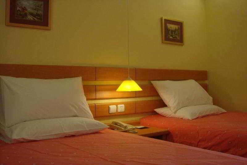 חרבין Home Inn Central Avenue Pedestrain Street מראה חיצוני תמונה